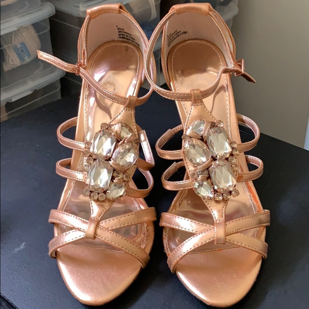 ❤️ 3 fr $25 NWOT Jolie Rosegold Heels